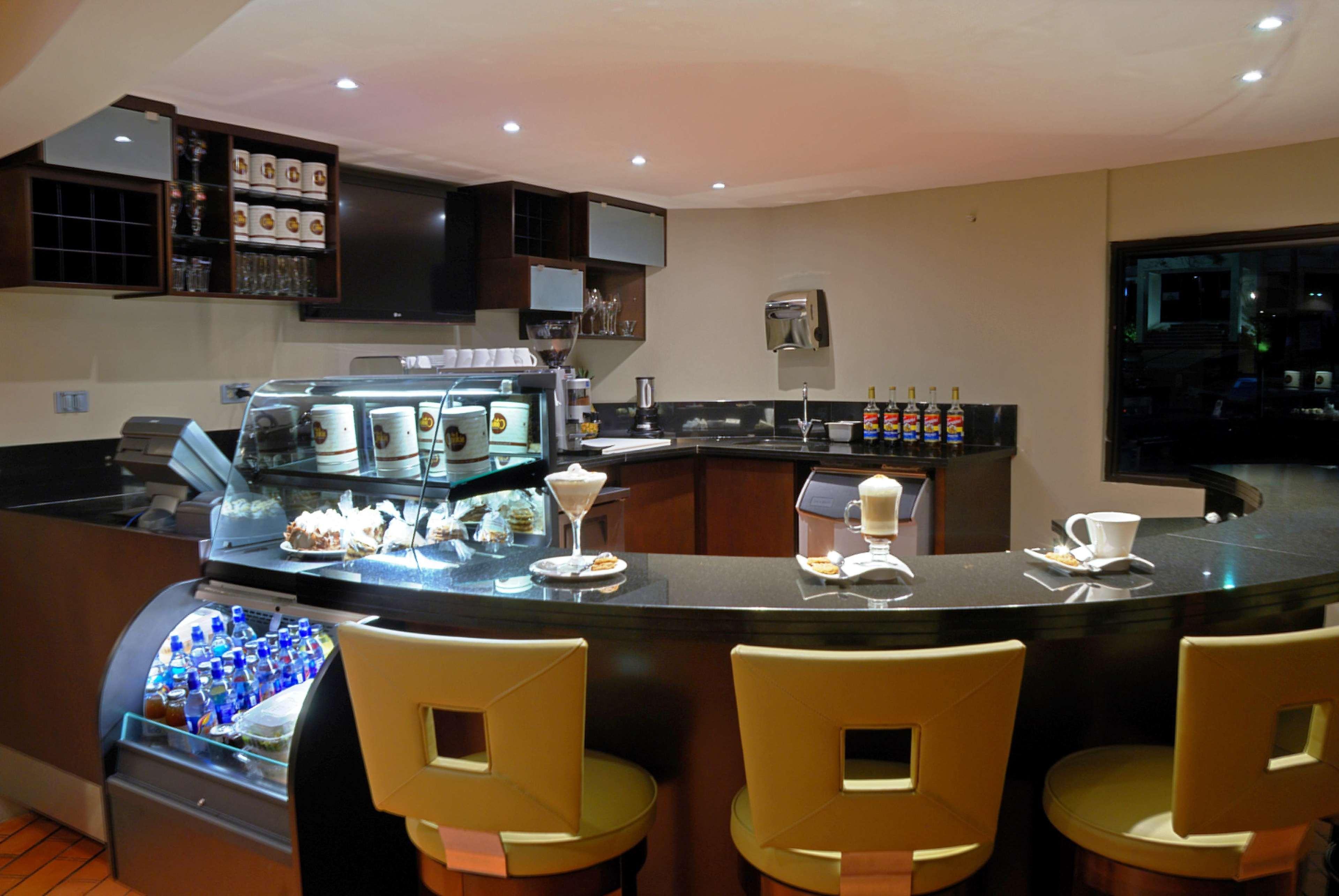 Hilton Cariari Doubletree San Jose - Costa Rica Ξενοδοχείο Εξωτερικό φωτογραφία A coffee bar in a hotel